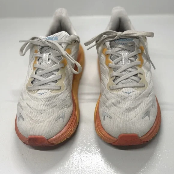 Women’s Hoka Arahi 6 size 8 - Picture 3 of 11